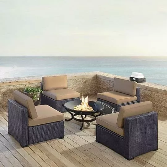 Crosley – Biscayne 5-Piece Wicker Set With 4 Chairs, White Cushions & Firepit