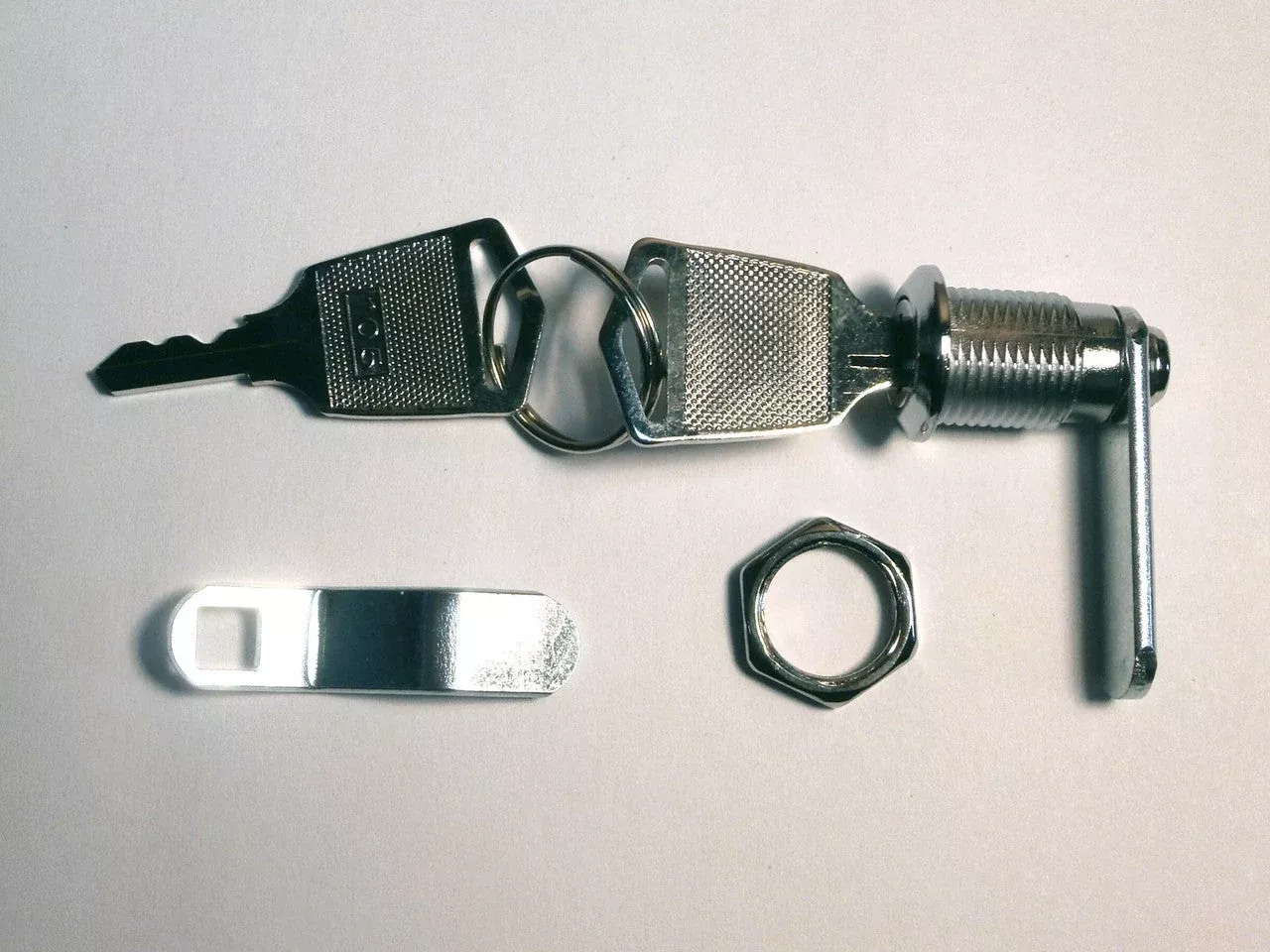 Master Spa - X550230 - Universal Lock and Key Set for Stereo Enclosure